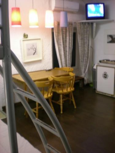 Adonis Guesthouse Batsi  Bilik gambar